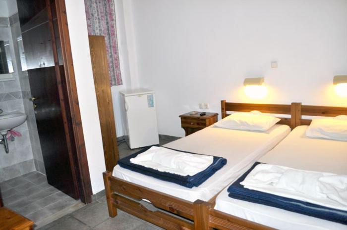 Aparthotel Odos Odysseos Ermupoli Pokój zdjęcie